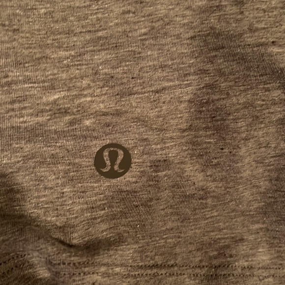 Lululemon Crescent T-Shirt - Picture 4 of 4